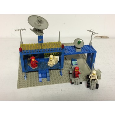 LEGO vintage classic 493 926 SPACE COMMAND CENTER