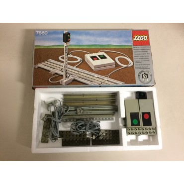 LEGO vintage train set 7860 REMOTE CONTROLLED SIGNAL 12V