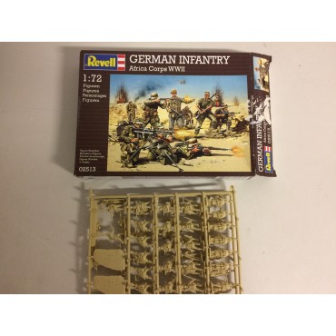 soldatini in plastica scala 1 : 72 REVELL 02513 GERMAN INFANTRY AFRICA CORPS WWII nuovo con scatola aperta