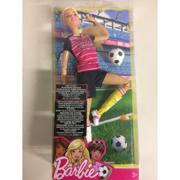 BARBIE MADE TO MOVE BLONDE FOOTBALL PLAYER  mattel  DVF 70