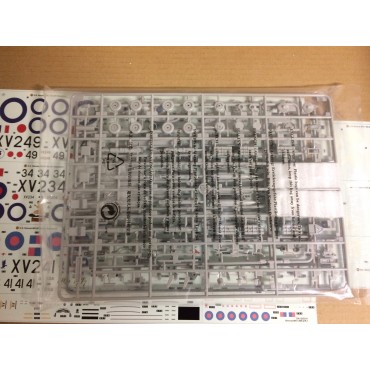 plastic model kit scale 1 : 72 AIRFIX A12050 BAe NIMROD   new in open and damaged box