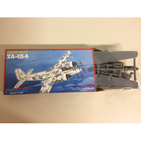 modellino in plastica PIONEER 2 FOCKE WULF TA- 154 scala 1: 72 nuovo in scatola  aperta