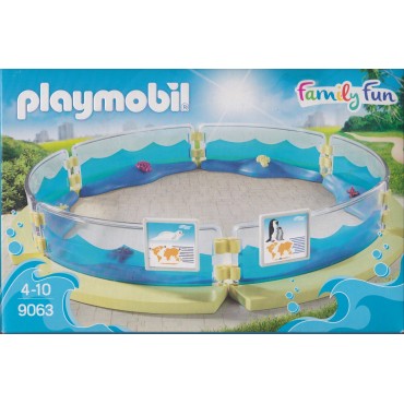 PLAYMOBIL FAMILY FUN 9063 AQUARIUM ENCLOSURE