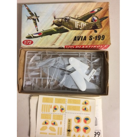 modellino in plastica KOVOZAVODY PROSTEJOV AVIA S- 199  scala 1: 72 nuovo in scatola  aperta e danneggiata