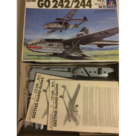 plastic model kit scale 1 : 72  ITALERI N°  120 JUNKERS JU-86 E1 E2 new in open  box