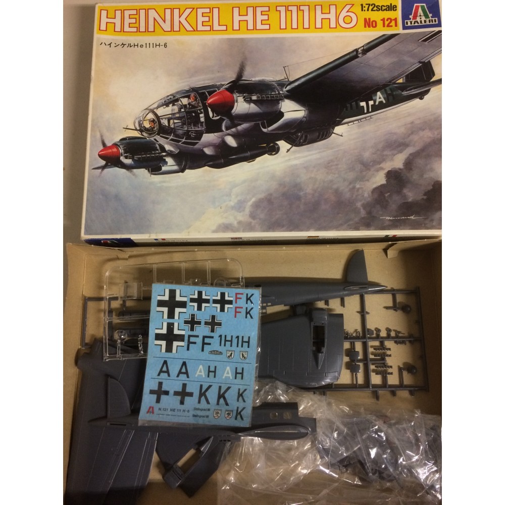 modellino in plastica ITALERI N° 121  HEINKEL HE 111 H6 scala 1: 72 nuovo in scatola  aperta