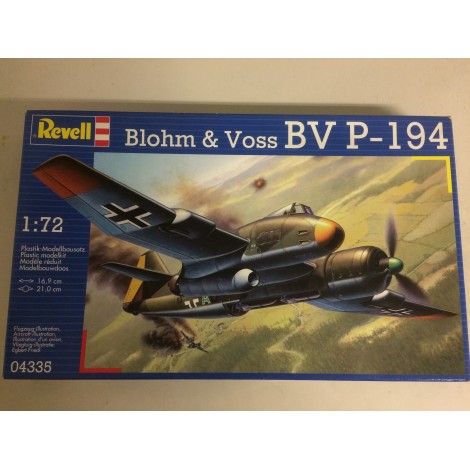 plastic model kit scale 1 : 72  ITALERI N°  111 GOTHA GO 242 /244 new in open  box