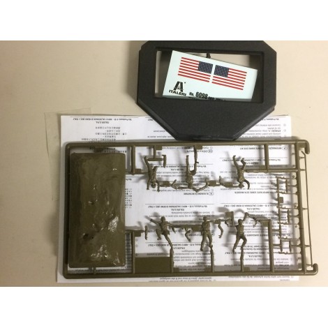 plastic figures scale 1 : 72 ITALERI 6098 IWO JIMA FLAG RAISERS   new in open box