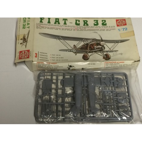 plastic model kit scale 1 : 72  SUPERMODEL 10-001 FIAT G55 " CENTAURO "  new in open and damaged box