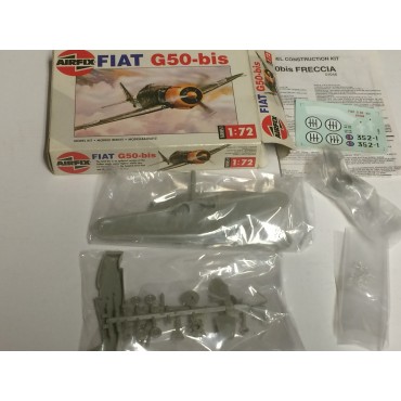plastic model kit scale 1 : 72  SUPERMODEL 10-009 FIAT CR 32 new in open and damaged box
