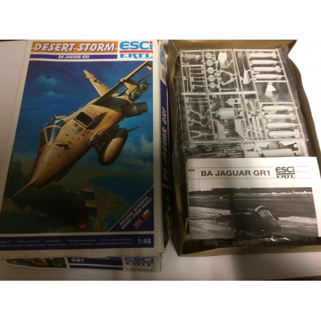 plastic model kit scale 1 : 12  ESCI ERTL A602 COCKPIT F104  new in open and damaged box