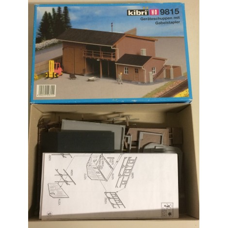 plastic model kit scale H0 KIBRI 9815 TOOL SHED AND FORK LIFT  new in open and damaged box