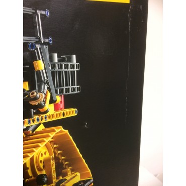 LEGO TECHNIC 42131  scatola danneggiata  BULLDOZER CAT D11 CONTROLLATO DA APP